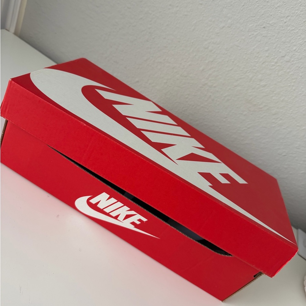 Nike Kids Black and White Presto Slip-On Shoes - Picture 6 of 7